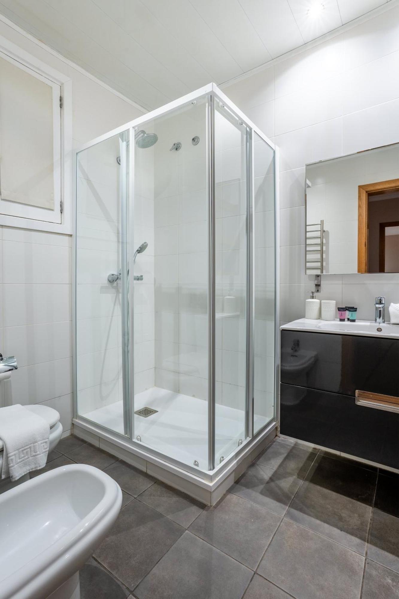 Elegant 3-Bedroom Apartment In The Heart Of Bcn Barcelona Buitenkant foto